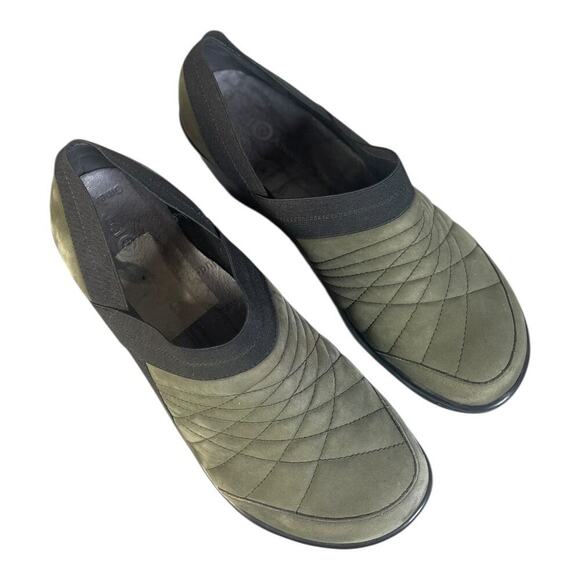 J-41 Adventure On Women’s Green Quilted Clogs Size-41 (10) - Picture 8 of 9